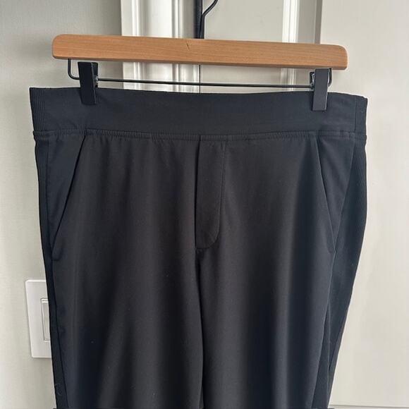 Athleta Brooklyn Mid-Rise Ankle Pant Size: 8 Color: Black - Picture 4 of 11